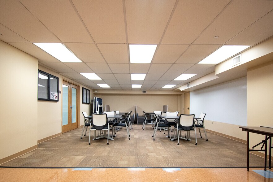 More Photos Of 3121 Euclid Ave, Cleveland Schools For Lease