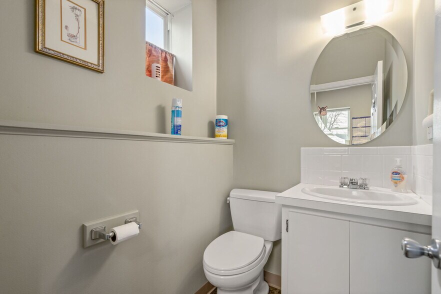 More Photos Of 655 Saw Mill Brook Pky, Newton General Retail For Sale