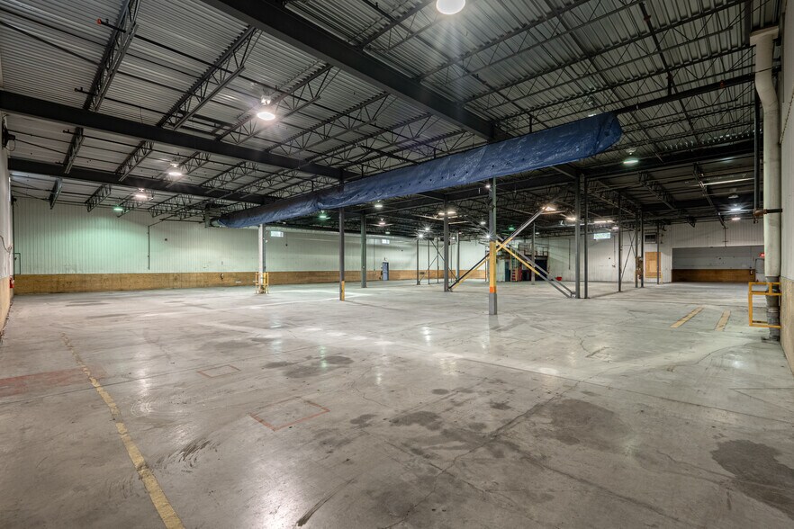 More Photos Of 60 Rue Sheard, Coaticook Industrial For Sale
