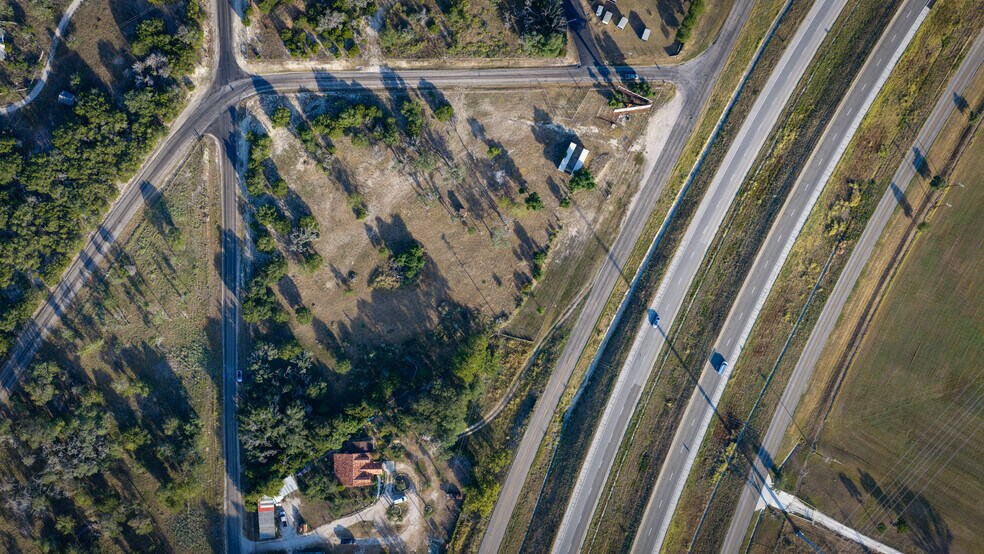 More Photos Of 3 Holiday Rd, Comfort Land For Lease