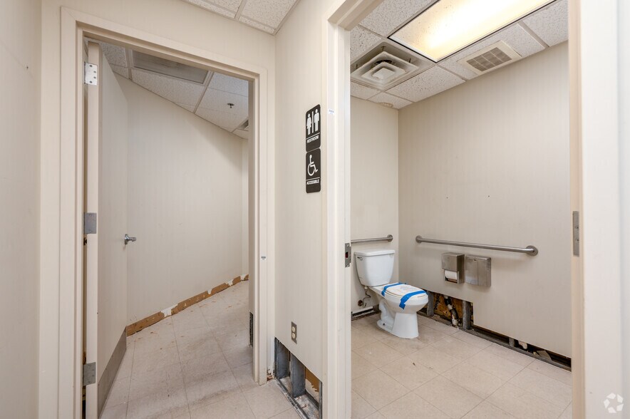 More Photos Of 4415 East West Hwy, Riverdale Bank For Sale