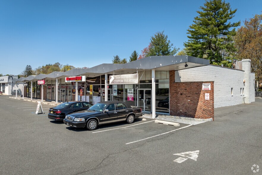 More Photos Of 688-700 Morris Tpke, Short Hills Storefront For Lease