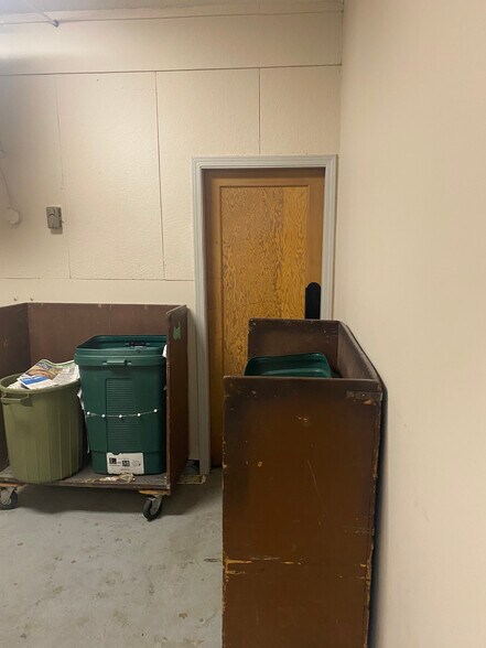 More Photos Of 33047 1st Av, Mission Office For Sale