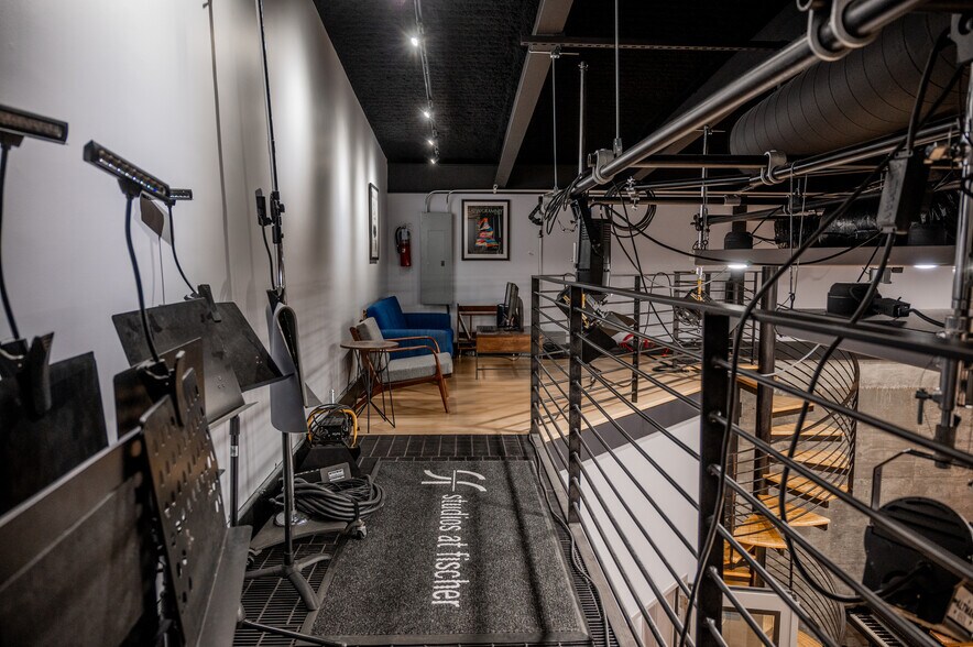 More Photos Of 3711 FM 484, Fischer Specialty For Sale