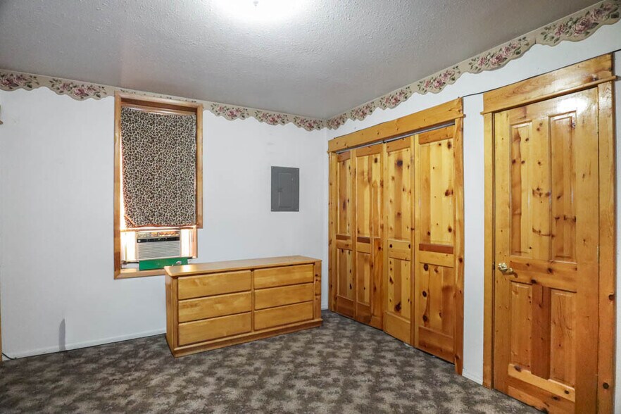 More Photos Of 16 N Main St, Payette Storefront Retail Residential For Sale