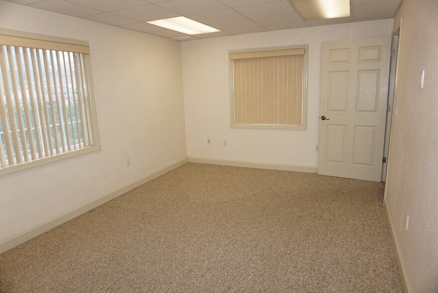 More Photos Of 2910 W Waters Ave, Tampa Medical For Sale