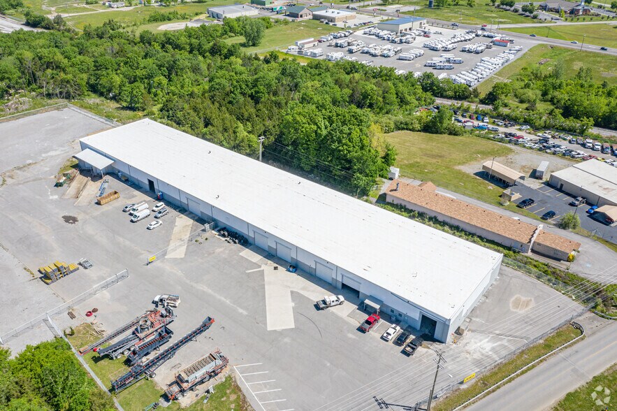 More Photos Of 704 Briskin Ln, Lebanon Manufacturing For Lease