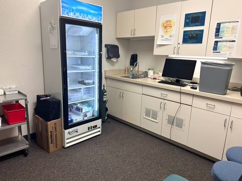 More Photos Of 8039 Washington Village Dr, Dayton Medical For Sale