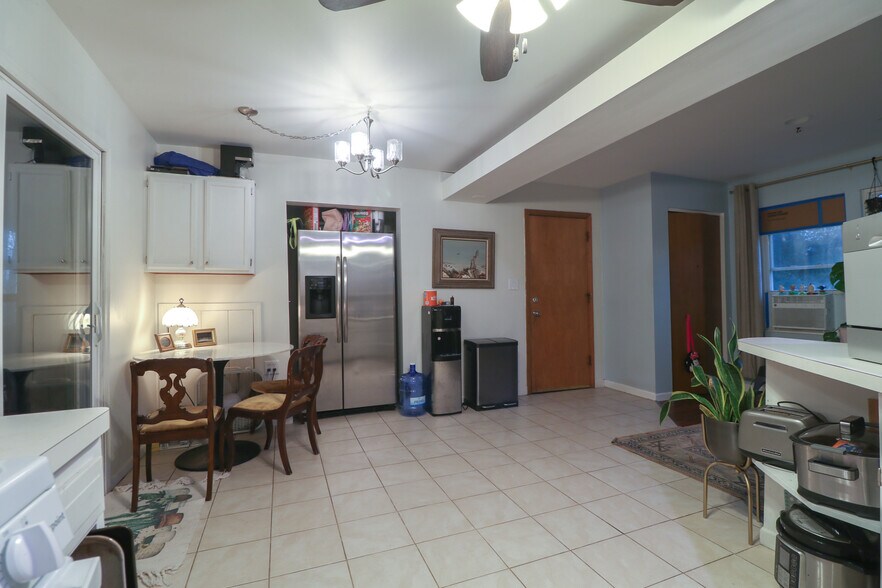More Photos Of 40523 N Il Route 83, Antioch Apartments For Sale