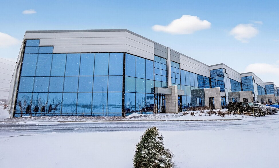 More Photos Of 960-1000 Rue Parent, St-Bruno-de-Montarville Distribution For Lease