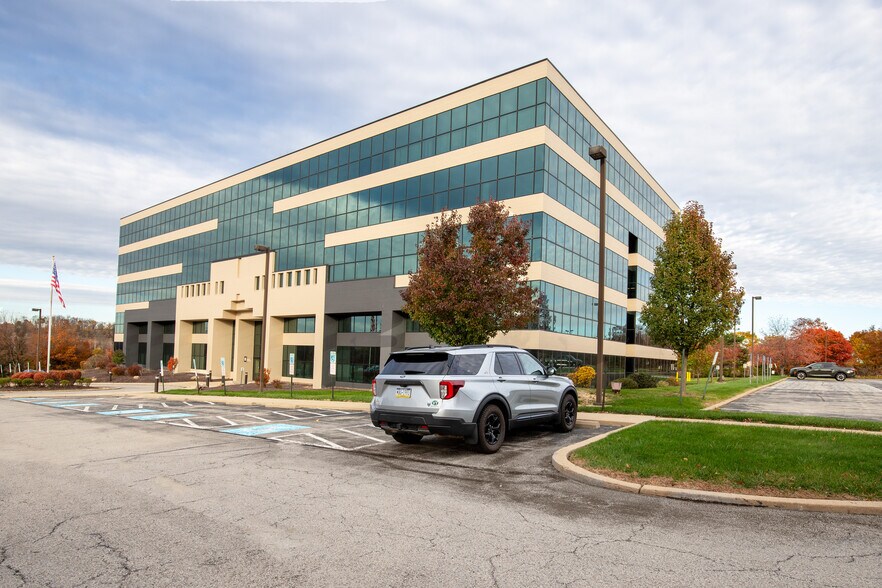 More Photos Of 3000 Park Lane Dr, Pittsburgh Office For Lease