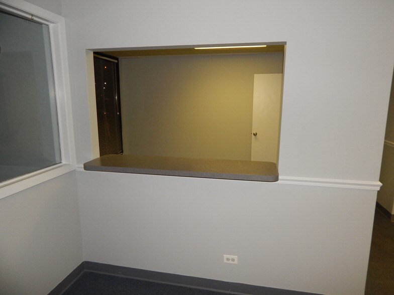 More Photos Of 4260 Westbrook Dr, Aurora Loft Creative Space For Lease