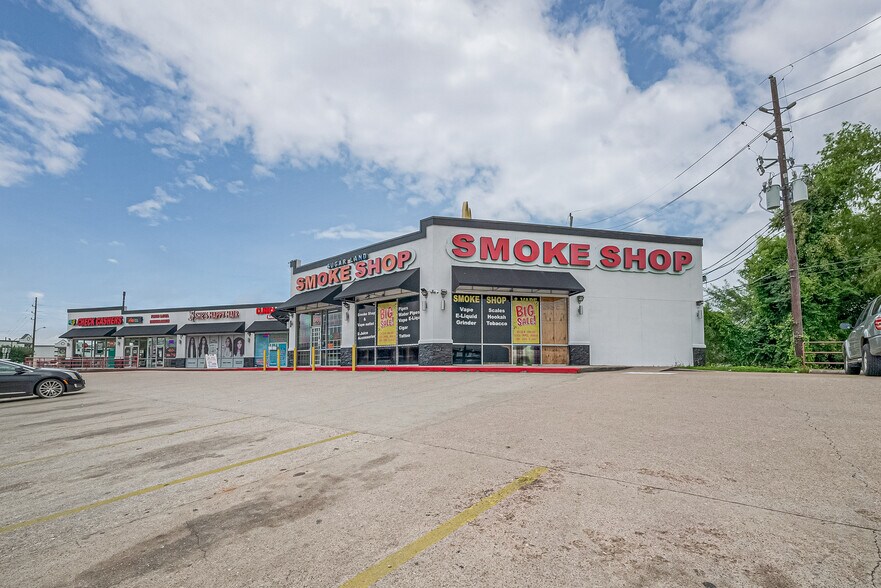 More Photos Of 11422 Southwest Fwy, Houston Storefront For Sale