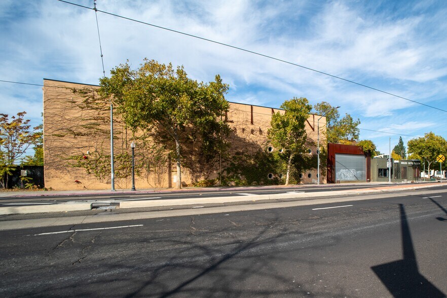 More Photos Of 1113 Del Paso Blvd, Sacramento Warehouse For Sale