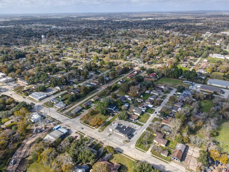 More Photos Of 1916 Cedar Dr, La Marque Restaurant For Lease