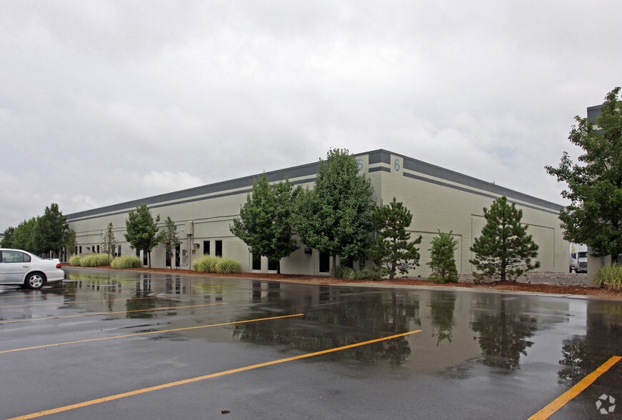 More Photos Of 29031-29045 Airport Dr, Romulus Unknown For Lease