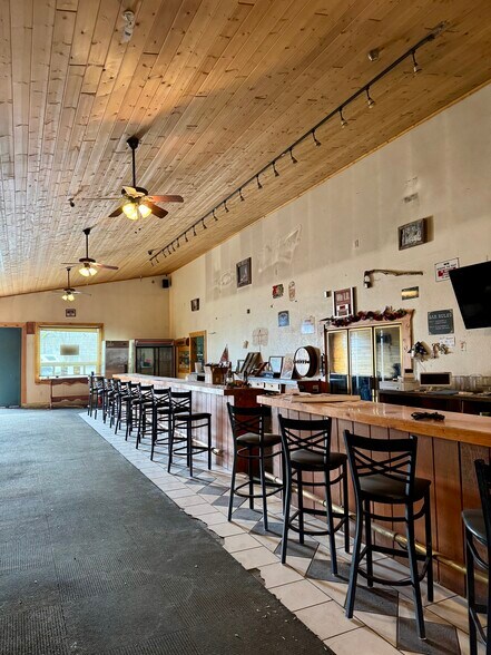 More Photos Of 479 6th Street St, Wells Industrial For Sale
