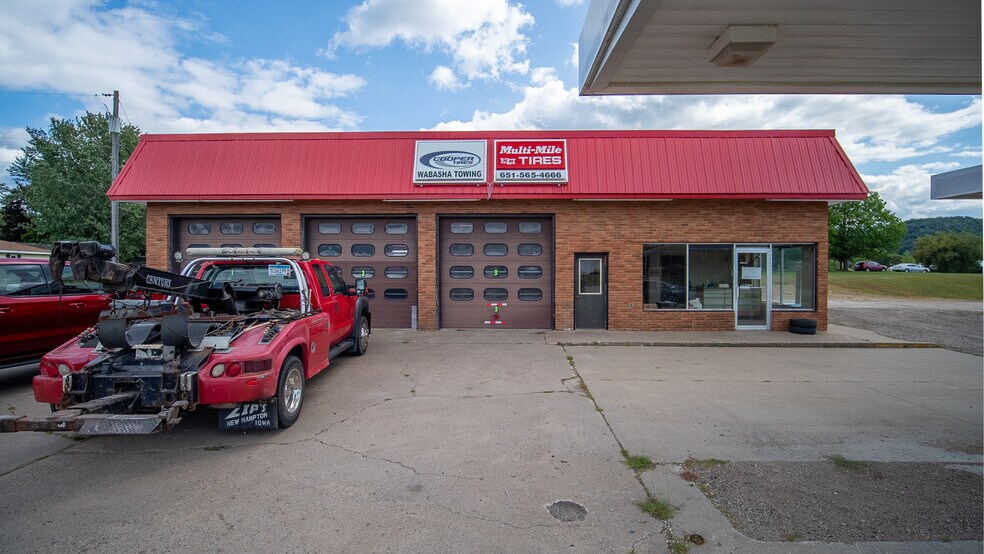 More Photos Of 900 Shields Ave, Wabasha General Retail For Sale