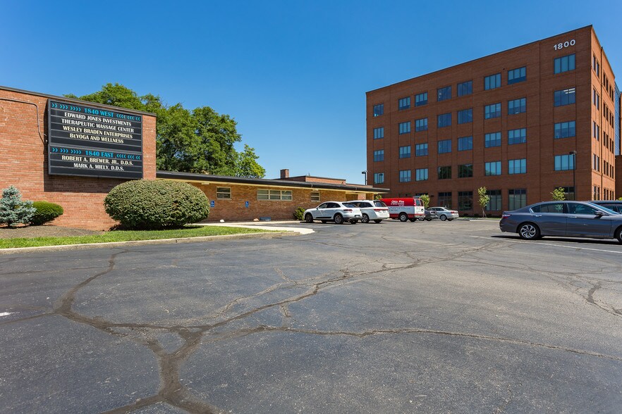 More Photos Of 1840 Zollinger Rd, Upper Arlington Loft Creative Space For Lease