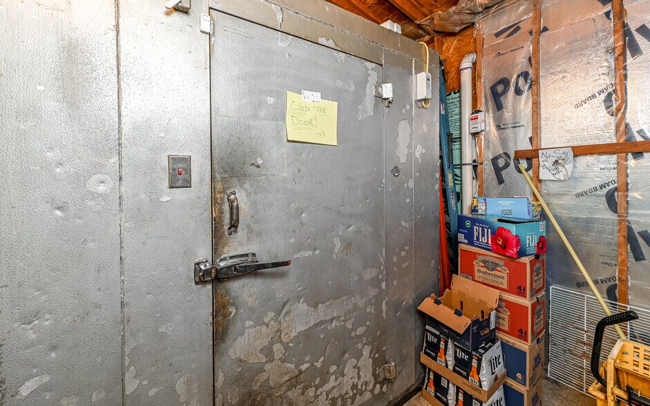 More Photos Of 1435 Freeport Rd, Cheswick General Retail For Sale