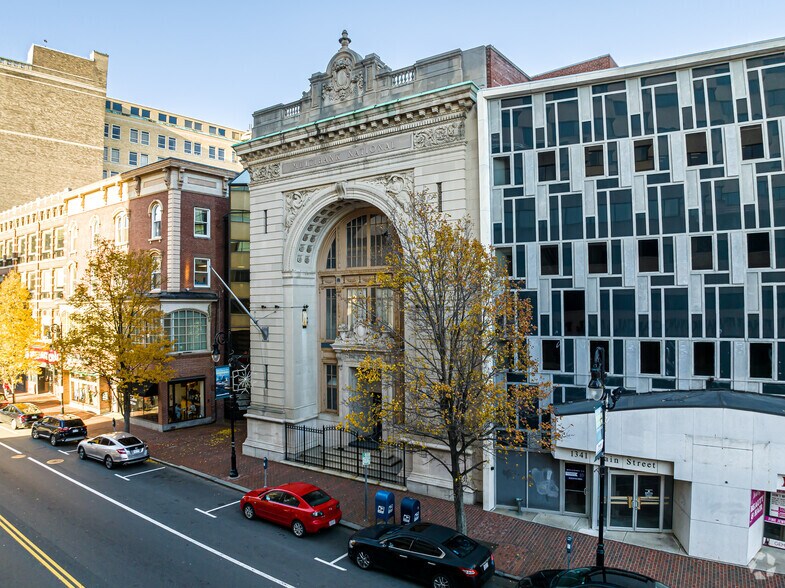 More Photos Of 1351 Main St, Springfield Office For Lease