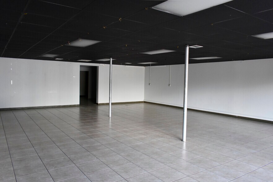 More Photos Of 2517-2519 Strawberry Rd, Pasadena Storefront For Lease