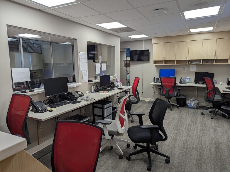 More Photos Of 775 Park Ave, Huntington Medical For Lease