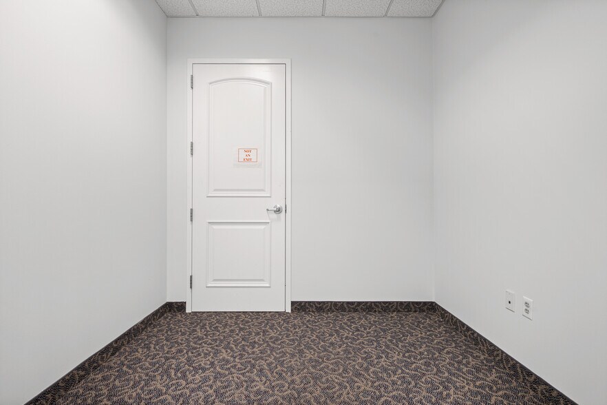 More Photos Of 1365 W Business Park Dr, Orem Office For Lease