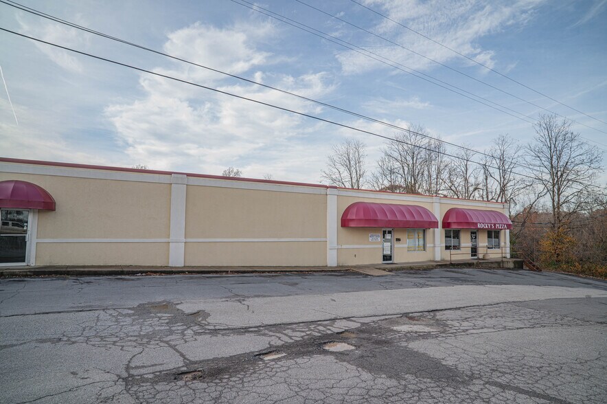 More Photos Of 1003 E Jackson Blvd, Jonesborough General Retail For Sale