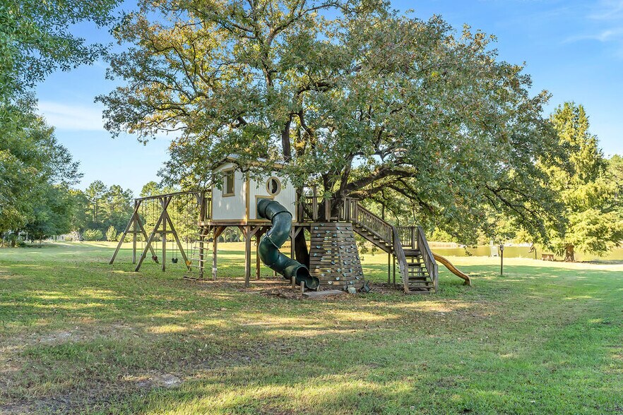 More Photos Of 43 Pool Rd, Richards Specialty For Sale