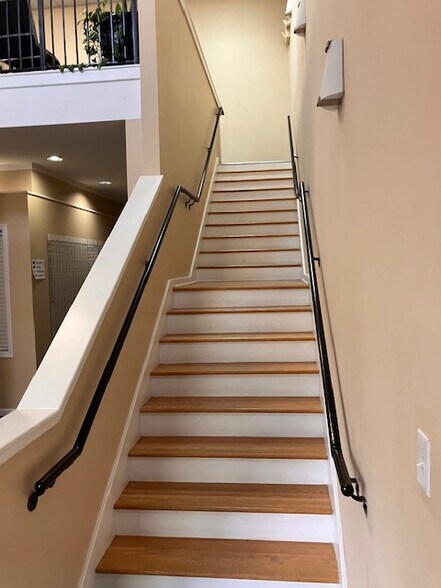 More Photos Of 141 N Main St, Summerville Storefront Retail Office For Lease