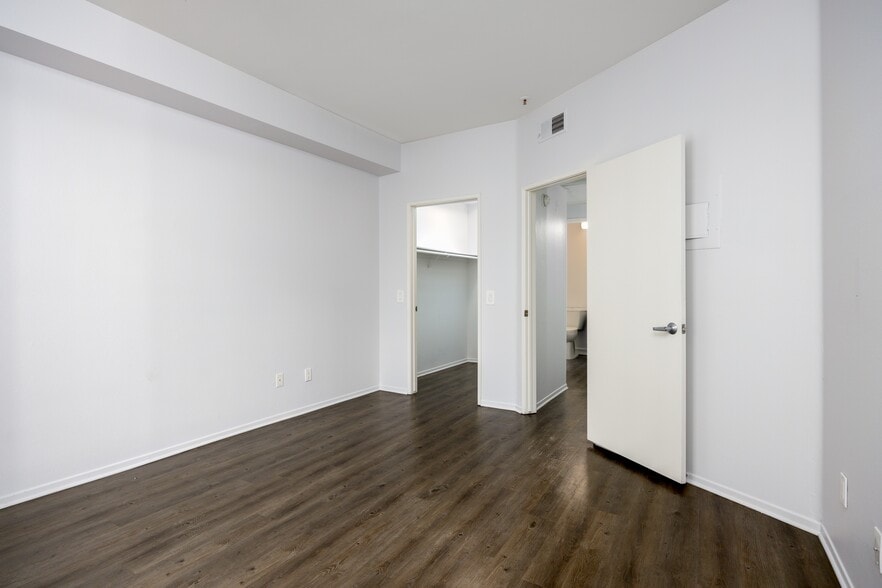 More Photos Of 1443 N Fuller Ave, Los Angeles Apartments For Sale