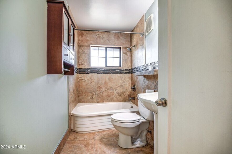 More Photos Of 2538 N 52nd St, Phoenix Multifamily For Sale