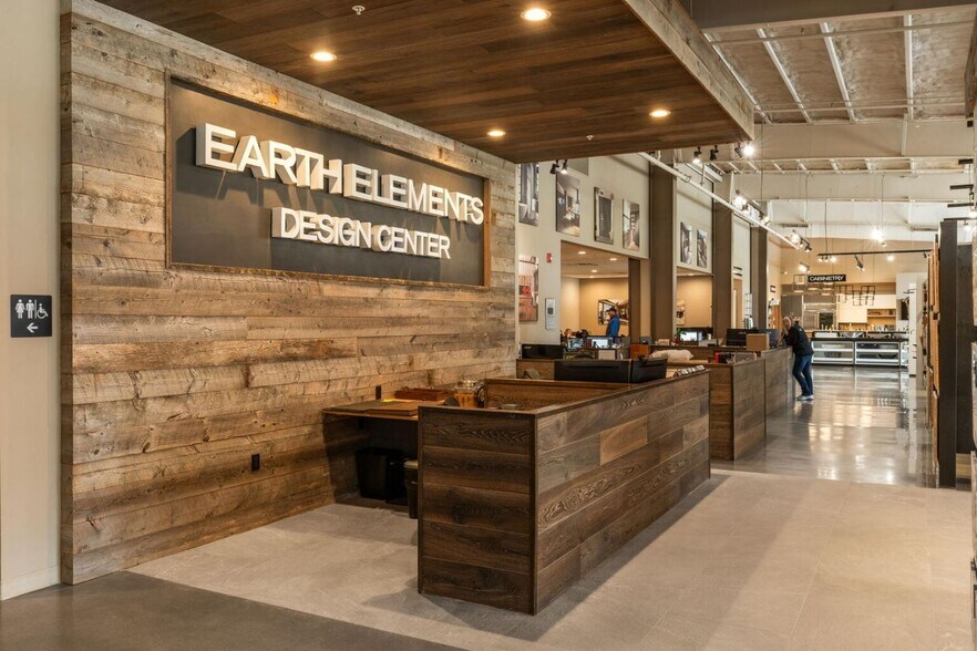 More Photos Of 12 Penny Ln, Gallatin Gateway Showroom For Sale