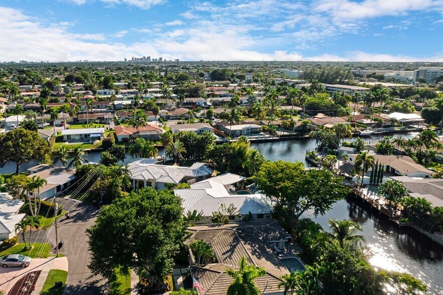 More Photos Of 5821 NE 14th Way, Fort Lauderdale Flex For Sale