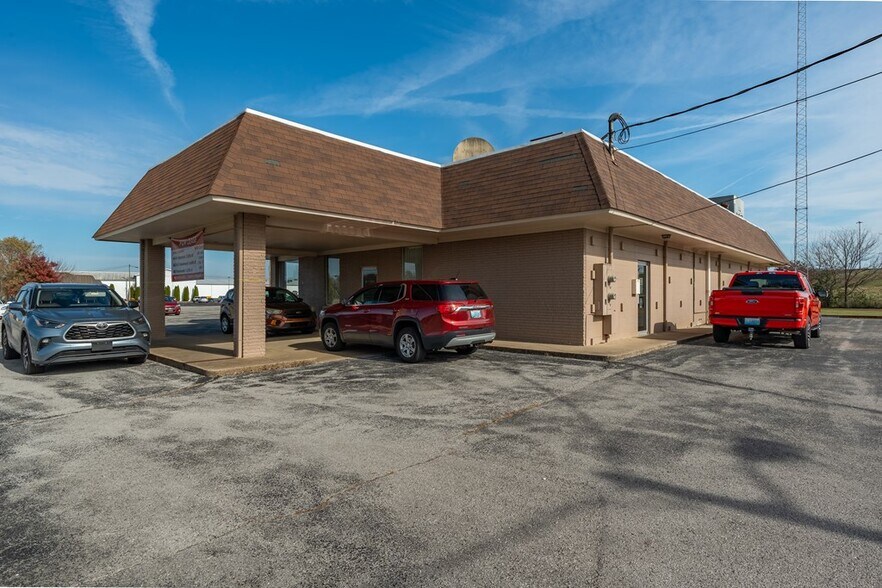 More Photos Of 4011 Fort Campbell Blvd, Hopkinsville Storefront Retail Office For Sale