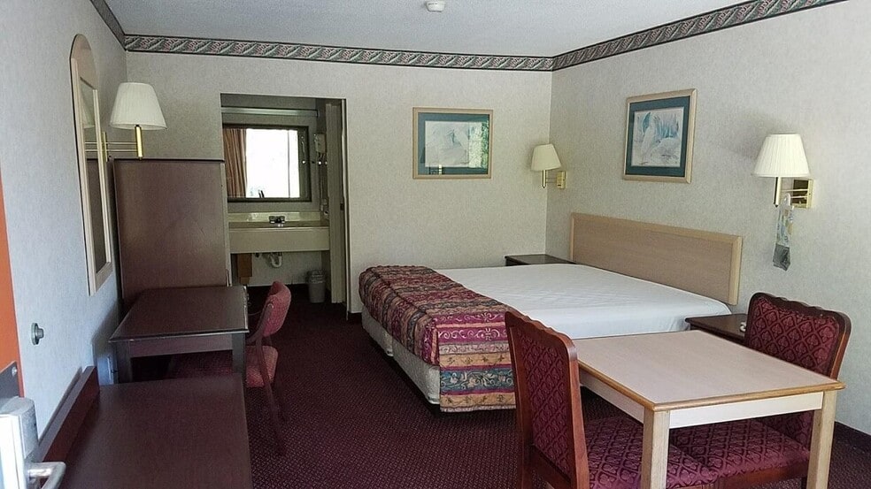 More Photos Of 852374 US Highway 17, Yulee Hotel For Sale