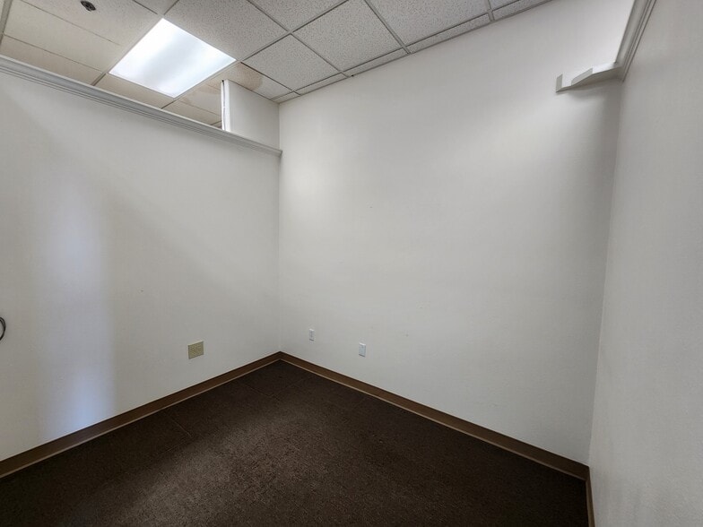 More Photos Of 1231 E Basin Ave, Pahrump Restaurant For Lease