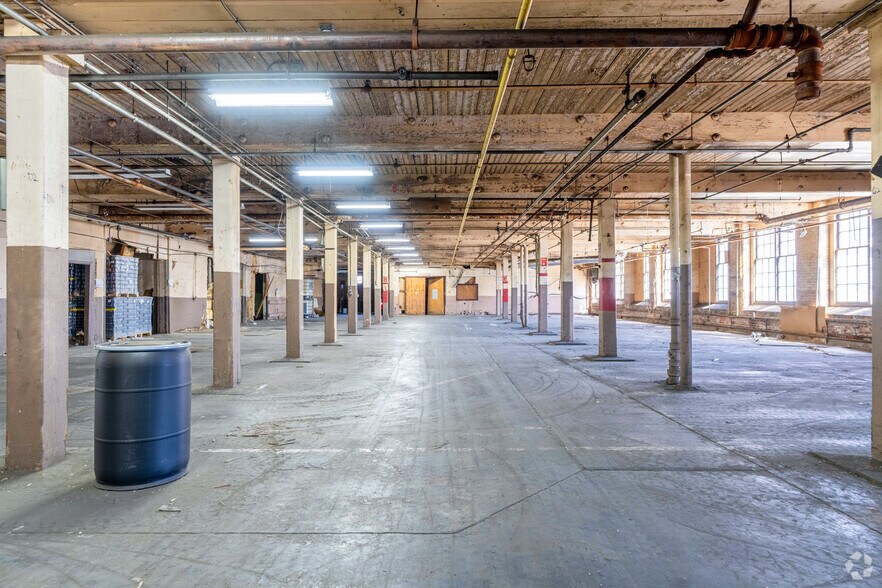 More Photos Of 149 Wason Ave, Springfield Warehouse For Sale