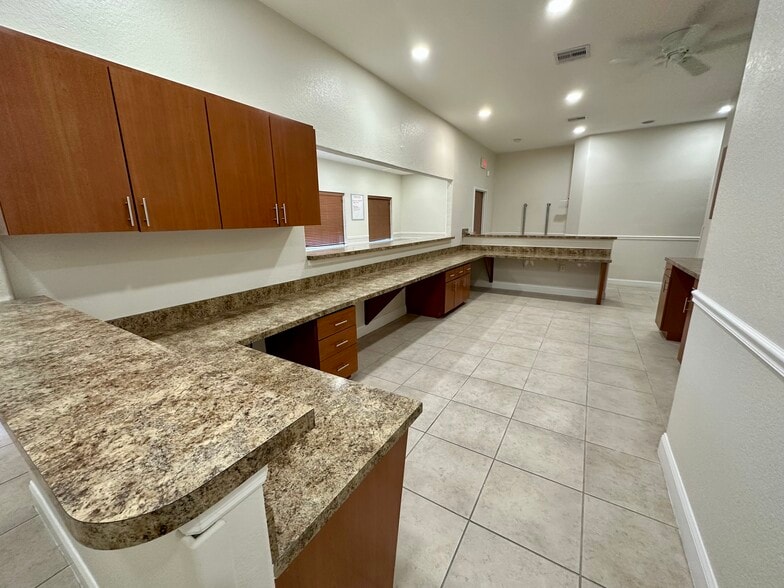 More Photos Of 901-911 N Central Ave, Kissimmee Medical For Lease