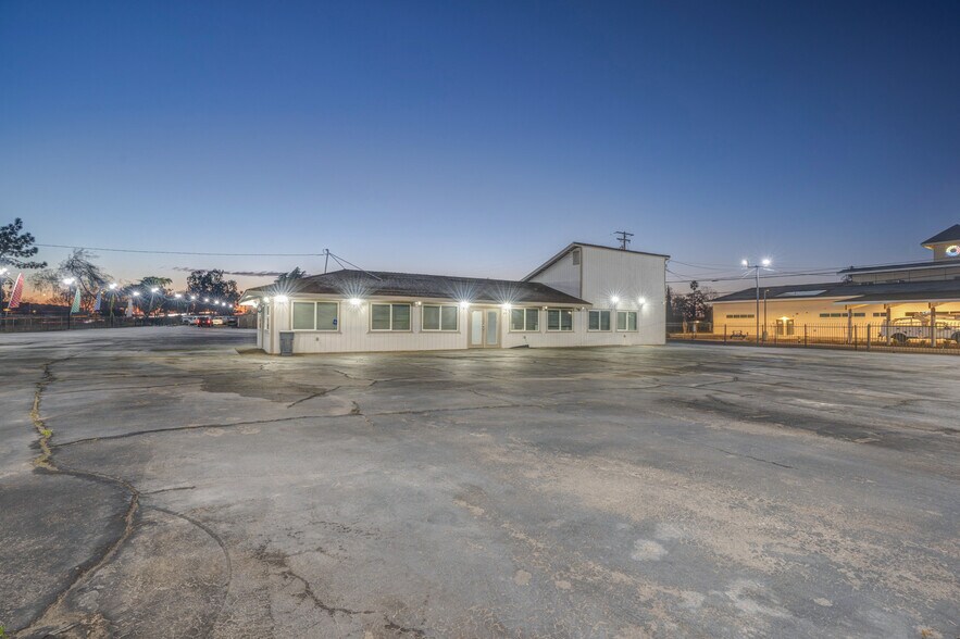 More Photos Of 854 Crows Landing Rd, Modesto Auto Dealership For Sale