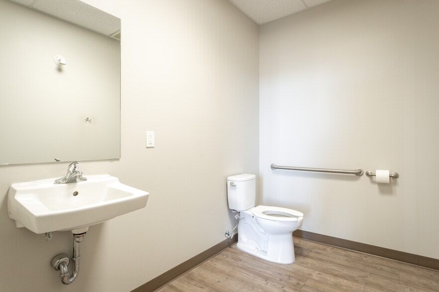 More Photos Of 4304 40 Av, Lloydminster General Retail For Lease