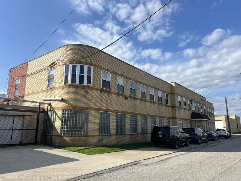 Primary Photo Of 18222 Lanken Ave, Cleveland Manufacturing For Lease