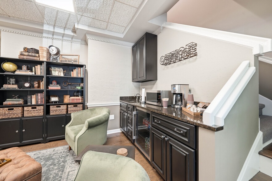 More Photos Of 9724 Kingston Pike, Knoxville Loft Creative Space For Sale