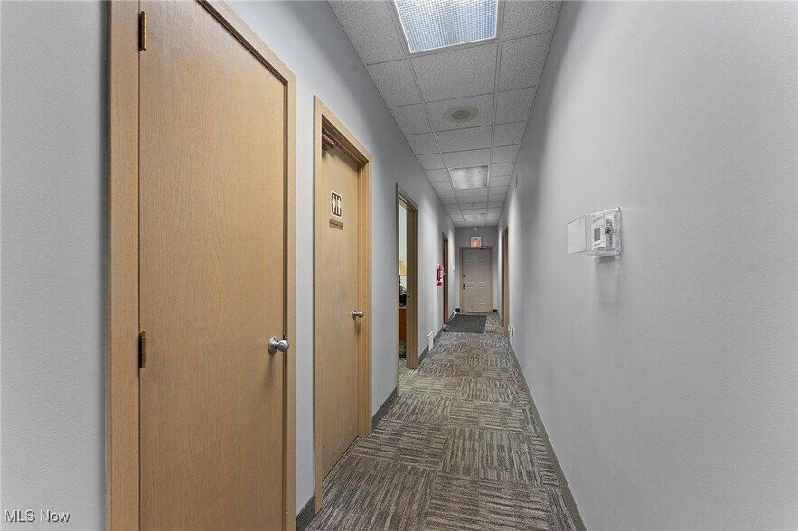 More Photos Of 925 Trailwood Dr, Youngstown Medical For Sale