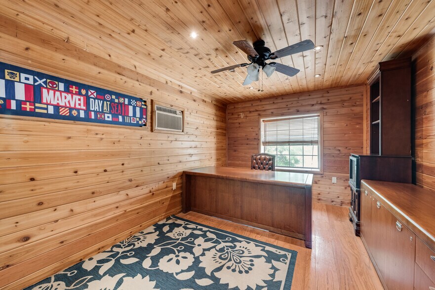 More Photos Of 1704 Teasley Ln, Denton Specialty For Sale