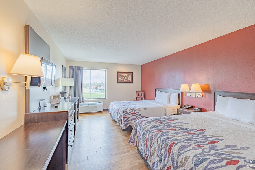 More Photos Of 1751 Lexington Rd, Richmond Hospitality For Sale