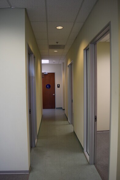 More Photos Of 572 Martin Ave, Rohnert Park Flex For Lease