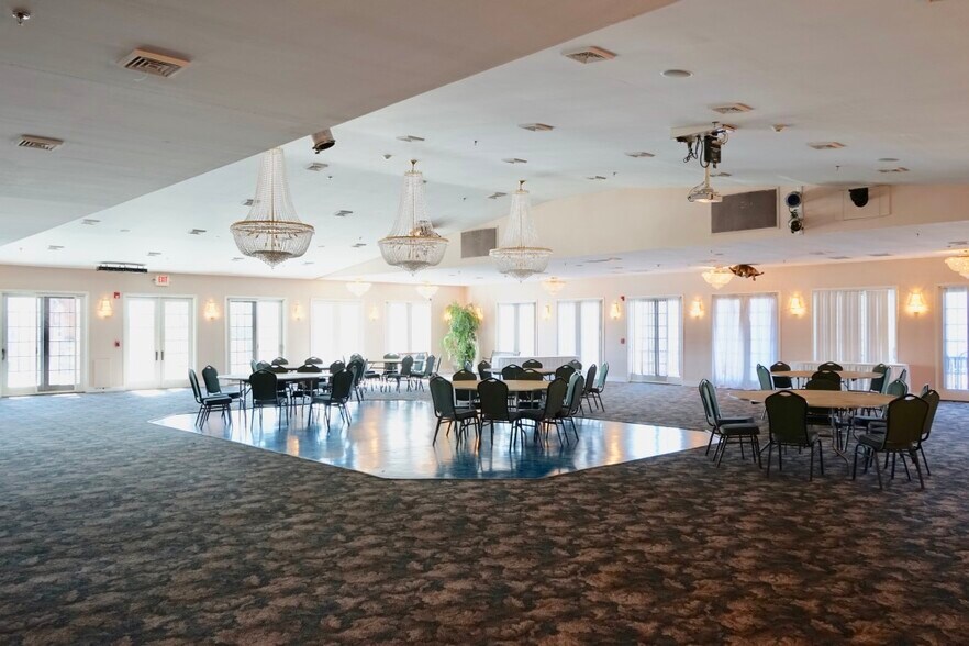 More Photos Of 746 Route 23B, Catskill Restaurant For Sale