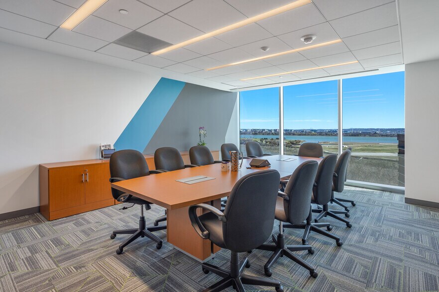 More Photos Of 1400 Crystal Dr, Arlington Office For Lease